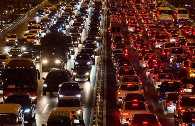 中国车市“开门红”，汽车产业能否驶上快车道？